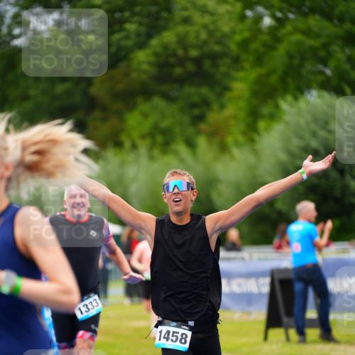 30.08.2026 - Elbe Triathlon Hamburg LAZAROV Photography http://msf.ph/oto/10063686 30.08.2026 11:58:09 Ziel 901, 962, 1181, 1333, 1458 meine-sportfotos.de