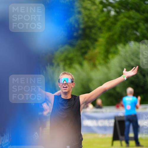30.08.2026 - Elbe Triathlon Hamburg LAZAROV Photography http://msf.ph/oto/10063689 30.08.2026 11:58:09 Ziel 901, 962, 1181, 1333, 1458 meine-sportfotos.de