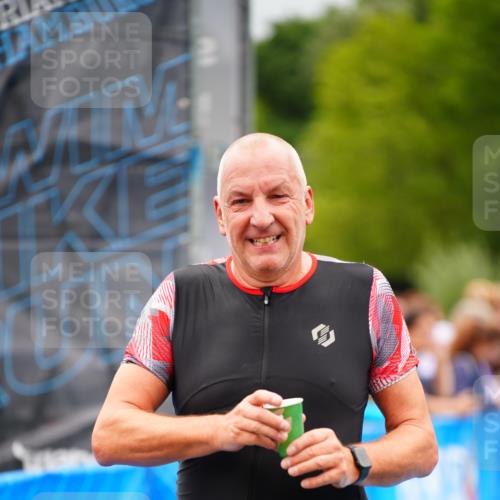 30.08.2026 - Elbe Triathlon Hamburg LAZAROV Photography http://msf.ph/oto/10063693 30.08.2026 11:58:13 Ziel 901, 1181, 1333 meine-sportfotos.de