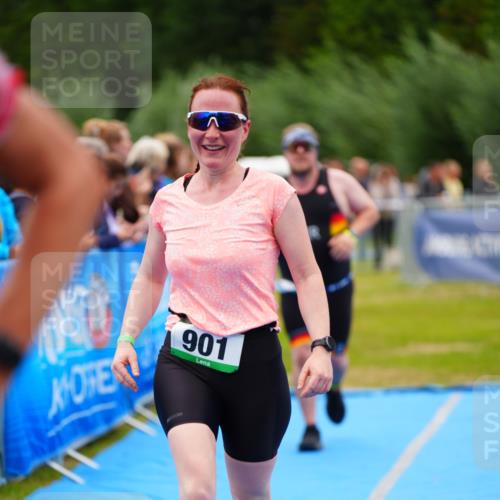 30.08.2026 - Elbe Triathlon Hamburg LAZAROV Photography http://msf.ph/oto/10063700 30.08.2026 11:58:15 Ziel 897, 901, 1181 meine-sportfotos.de