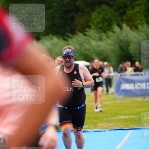 30.08.2026 - Elbe Triathlon Hamburg LAZAROV Photography http://msf.ph/oto/10063704 30.08.2026 11:58:16 Ziel 897, 901, 1181 meine-sportfotos.de
