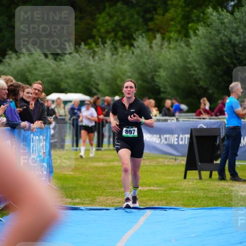 30.08.2026 - Elbe Triathlon Hamburg LAZAROV Photography http://msf.ph/oto/10063707 30.08.2026 11:58:20 Ziel 897, 1181 meine-sportfotos.de