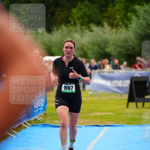 30.08.2026 - Elbe Triathlon Hamburg LAZAROV Photography http://msf.ph/oto/10063710 30.08.2026 11:58:22 Ziel 897, 940 meine-sportfotos.de
