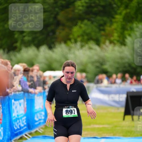 30.08.2026 - Elbe Triathlon Hamburg LAZAROV Photography http://msf.ph/oto/10063711 30.08.2026 11:58:23 Ziel 897, 940, 1462, 1575 meine-sportfotos.de