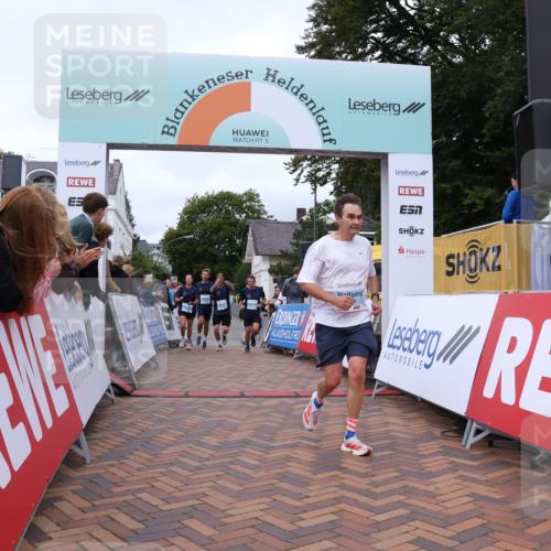 30.08.2026 - Blankeneser Heldenlauf Lena Gebhardt http://msf.ph/oto/10063712 30.08.2026 12:40:05 Ziel 4049, 4387, 4388, 4389, 4390 meine-sportfotos.de