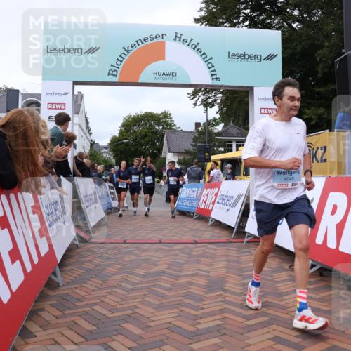 30.08.2026 - Blankeneser Heldenlauf Lena Gebhardt http://msf.ph/oto/10063715 30.08.2026 12:40:06 Ziel 4049, 4387, 4388, 4389, 4390 meine-sportfotos.de