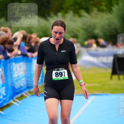 30.08.2026 - Elbe Triathlon Hamburg LAZAROV Photography http://msf.ph/oto/10063716 30.08.2026 11:58:24 Ziel 897, 940, 1462, 1575 meine-sportfotos.de