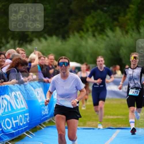 30.08.2026 - Elbe Triathlon Hamburg LAZAROV Photography http://msf.ph/oto/10063727 30.08.2026 11:58:29 Ziel 940, 1462, 1496, 1575 meine-sportfotos.de