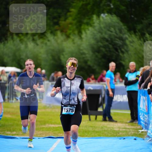30.08.2026 - Elbe Triathlon Hamburg LAZAROV Photography http://msf.ph/oto/10063729 30.08.2026 11:58:30 Ziel 940, 1462, 1496, 1575 meine-sportfotos.de