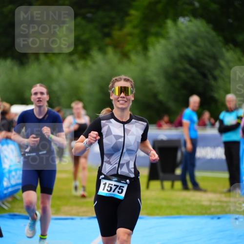 30.08.2026 - Elbe Triathlon Hamburg LAZAROV Photography http://msf.ph/oto/10063734 30.08.2026 11:58:31 Ziel 940, 1462, 1496, 1575 meine-sportfotos.de