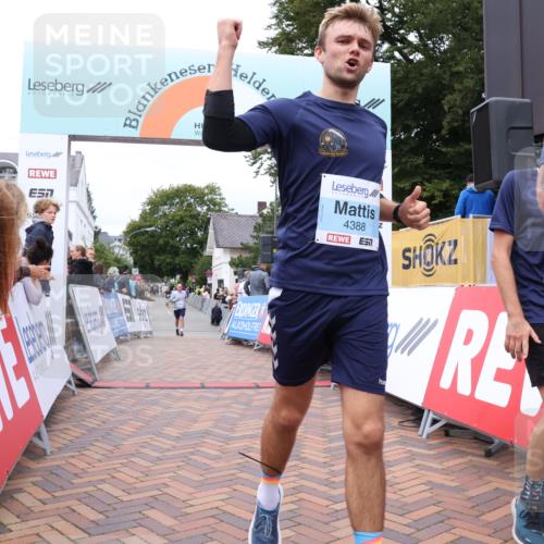 30.08.2026 - Blankeneser Heldenlauf Lena Gebhardt http://msf.ph/oto/10063741 30.08.2026 12:40:10 Ziel 4049, 4387, 4388, 4389, 4390 meine-sportfotos.de