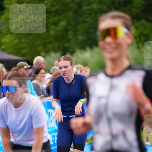 30.08.2026 - Elbe Triathlon Hamburg LAZAROV Photography http://msf.ph/oto/10063742 30.08.2026 11:58:33 Ziel 940, 1462, 1496, 1575 meine-sportfotos.de