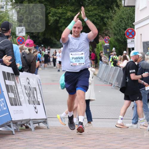 30.08.2026 - Blankeneser Heldenlauf Lena Gebhardt http://msf.ph/oto/10063748 30.08.2026 12:40:12 Ziel 4049, 4130, 4387, 4388, 4389, 4390 meine-sportfotos.de