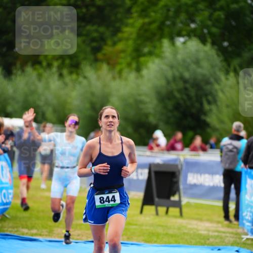 30.08.2026 - Elbe Triathlon Hamburg LAZAROV Photography http://msf.ph/oto/10063766 30.08.2026 11:58:45 Ziel 844, 1401, 1489, 1526, 1588 meine-sportfotos.de