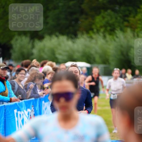 30.08.2026 - Elbe Triathlon Hamburg LAZAROV Photography http://msf.ph/oto/10063781 30.08.2026 11:58:50 Ziel 1401, 1489, 1526, 1588 meine-sportfotos.de