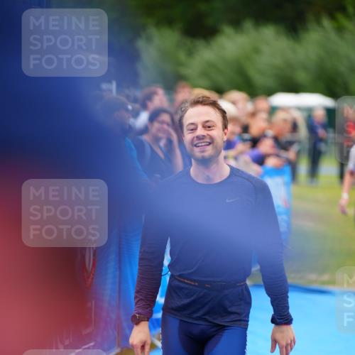 30.08.2026 - Elbe Triathlon Hamburg LAZAROV Photography http://msf.ph/oto/10063784 30.08.2026 11:58:52 Ziel 1401, 1489, 1526 meine-sportfotos.de