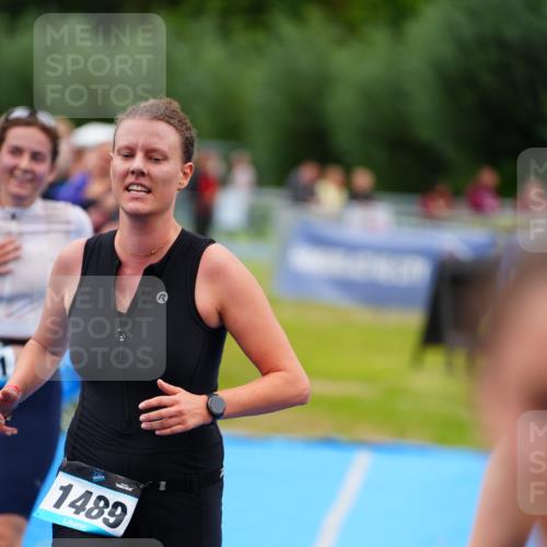 30.08.2026 - Elbe Triathlon Hamburg LAZAROV Photography http://msf.ph/oto/10063790 30.08.2026 11:58:54 Ziel 1401, 1489, 1526 meine-sportfotos.de
