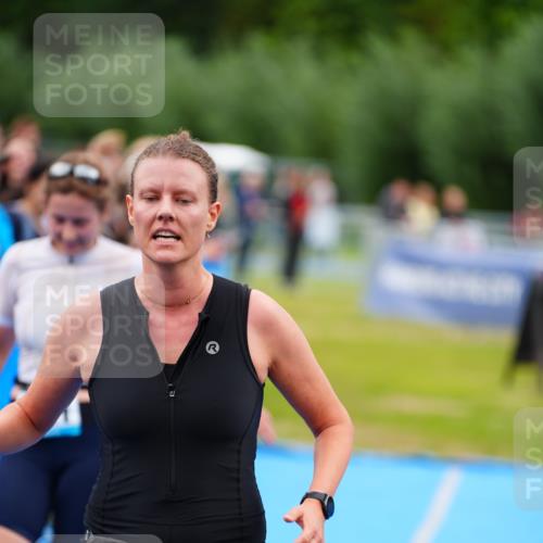 30.08.2026 - Elbe Triathlon Hamburg LAZAROV Photography http://msf.ph/oto/10063791 30.08.2026 11:58:55 Ziel 1401, 1489, 1526 meine-sportfotos.de