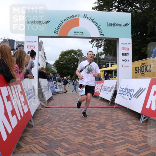 30.08.2026 - Blankeneser Heldenlauf Lena Gebhardt http://msf.ph/oto/10063805 30.08.2026 12:40:32 Ziel 2725, 4402, 4446 meine-sportfotos.de