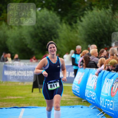 30.08.2026 - Elbe Triathlon Hamburg LAZAROV Photography http://msf.ph/oto/10063806 30.08.2026 11:59:10 Ziel 811 meine-sportfotos.de