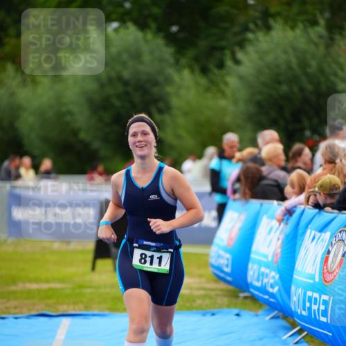 30.08.2026 - Elbe Triathlon Hamburg LAZAROV Photography http://msf.ph/oto/10063809 30.08.2026 11:59:11 Ziel 811 meine-sportfotos.de