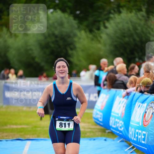 30.08.2026 - Elbe Triathlon Hamburg LAZAROV Photography http://msf.ph/oto/10063810 30.08.2026 11:59:11 Ziel 811 meine-sportfotos.de