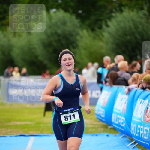 30.08.2026 - Elbe Triathlon Hamburg LAZAROV Photography http://msf.ph/oto/10063811 30.08.2026 11:59:11 Ziel 811 meine-sportfotos.de