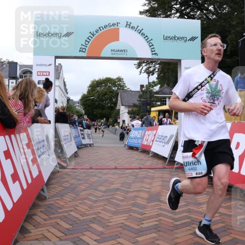 30.08.2026 - Blankeneser Heldenlauf Lena Gebhardt http://msf.ph/oto/10063812 30.08.2026 12:40:32 Ziel 2725, 4402, 4446 meine-sportfotos.de