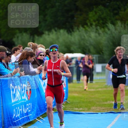 30.08.2026 - Elbe Triathlon Hamburg LAZAROV Photography http://msf.ph/oto/10063820 30.08.2026 11:59:25 Ziel 785, 859, 1131 meine-sportfotos.de