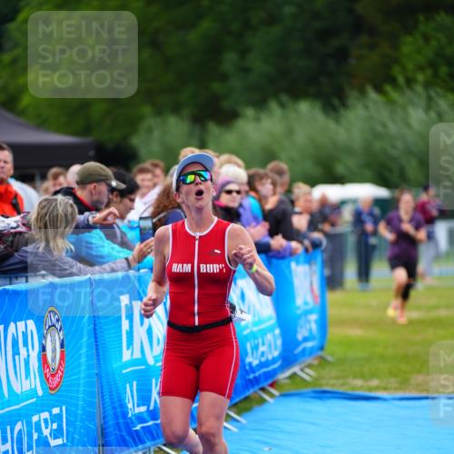 30.08.2026 - Elbe Triathlon Hamburg LAZAROV Photography http://msf.ph/oto/10063824 30.08.2026 11:59:25 Ziel 785, 859, 1131 meine-sportfotos.de