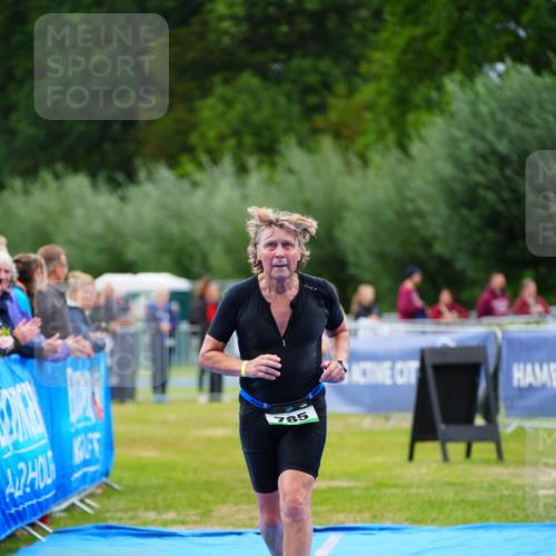 30.08.2026 - Elbe Triathlon Hamburg LAZAROV Photography http://msf.ph/oto/10063834 30.08.2026 11:59:28 Ziel 785, 859, 1131 meine-sportfotos.de