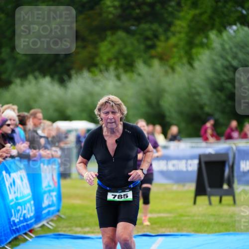 30.08.2026 - Elbe Triathlon Hamburg LAZAROV Photography http://msf.ph/oto/10063838 30.08.2026 11:59:28 Ziel 785, 859, 1131 meine-sportfotos.de