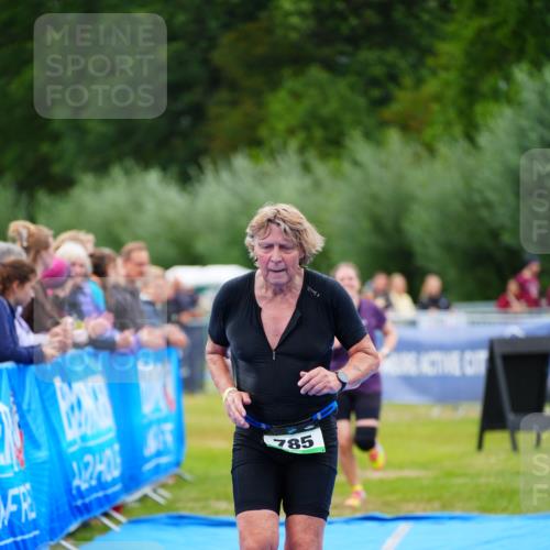 30.08.2026 - Elbe Triathlon Hamburg LAZAROV Photography http://msf.ph/oto/10063841 30.08.2026 11:59:29 Ziel 785, 859, 1131 meine-sportfotos.de