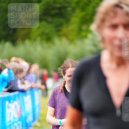 30.08.2026 - Elbe Triathlon Hamburg LAZAROV Photography http://msf.ph/oto/10063849 30.08.2026 11:59:34 Ziel 859 meine-sportfotos.de