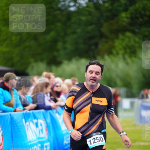30.08.2026 - Elbe Triathlon Hamburg LAZAROV Photography http://msf.ph/oto/10063853 30.08.2026 11:59:49 Ziel 1250 meine-sportfotos.de