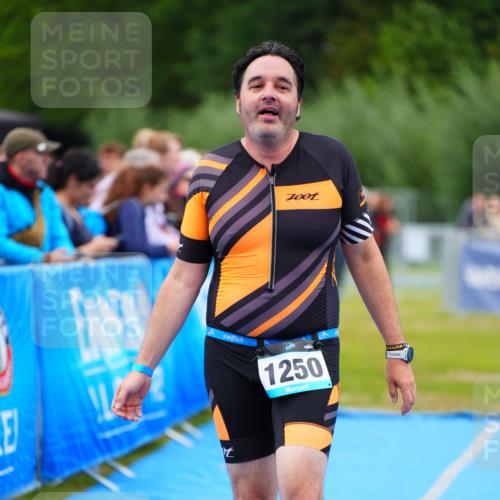 30.08.2026 - Elbe Triathlon Hamburg LAZAROV Photography http://msf.ph/oto/10063857 30.08.2026 11:59:49 Ziel 1250 meine-sportfotos.de