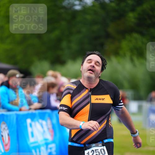 30.08.2026 - Elbe Triathlon Hamburg LAZAROV Photography http://msf.ph/oto/10063858 30.08.2026 11:59:49 Ziel 1250 meine-sportfotos.de