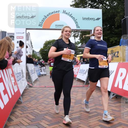 30.08.2026 - Blankeneser Heldenlauf Lena Gebhardt http://msf.ph/oto/10063859 30.08.2026 12:40:51 Ziel 2700, 2736, 4124, 4135 meine-sportfotos.de