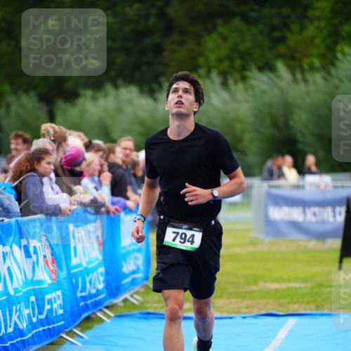 30.08.2026 - Elbe Triathlon Hamburg LAZAROV Photography http://msf.ph/oto/10063877 30.08.2026 12:00:04 Ziel 794, 1365, 1551 meine-sportfotos.de