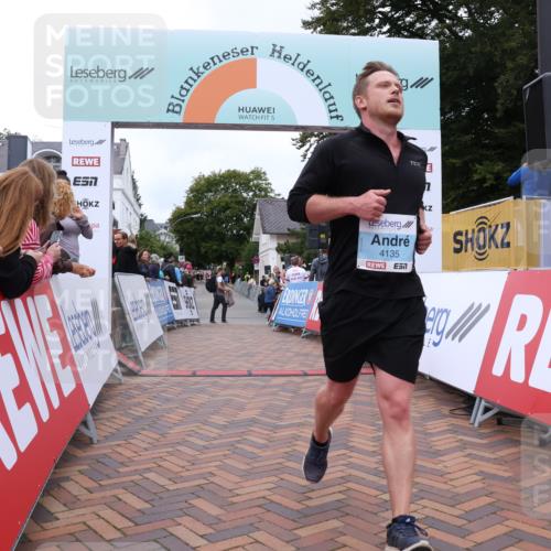 30.08.2026 - Blankeneser Heldenlauf Lena Gebhardt http://msf.ph/oto/10063890 30.08.2026 12:40:56 Ziel 2700, 2736, 4124, 4135 meine-sportfotos.de