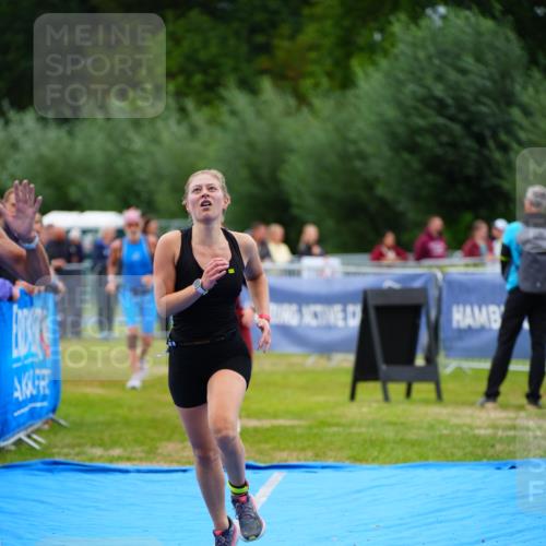 30.08.2026 - Elbe Triathlon Hamburg LAZAROV Photography http://msf.ph/oto/10063891 30.08.2026 12:00:12 Ziel 801, 1362, 1365, 1551 meine-sportfotos.de