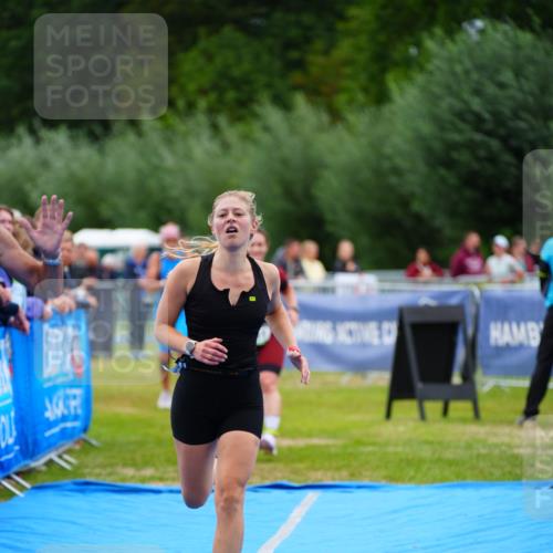 30.08.2026 - Elbe Triathlon Hamburg LAZAROV Photography http://msf.ph/oto/10063892 30.08.2026 12:00:13 Ziel 801, 1362, 1365, 1551 meine-sportfotos.de