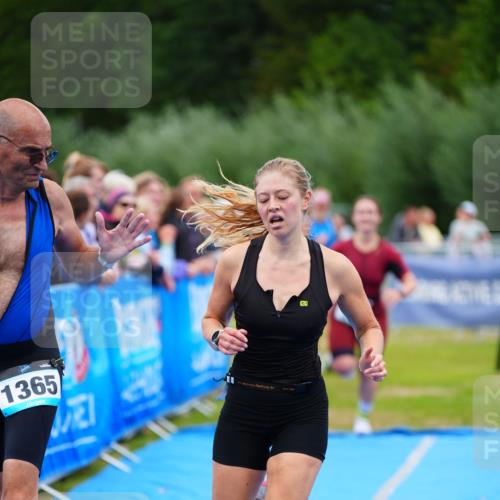 30.08.2026 - Elbe Triathlon Hamburg LAZAROV Photography http://msf.ph/oto/10063898 30.08.2026 12:00:13 Ziel 801, 1362, 1365, 1551 meine-sportfotos.de