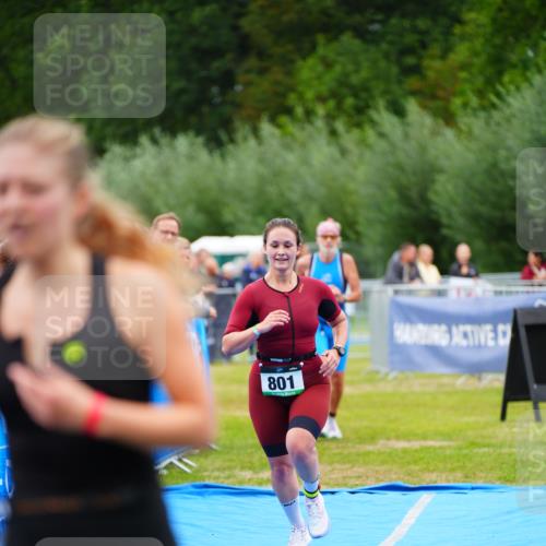 30.08.2026 - Elbe Triathlon Hamburg LAZAROV Photography http://msf.ph/oto/10063899 30.08.2026 12:00:15 Ziel 801, 1362, 1365, 1518, 1551 meine-sportfotos.de
