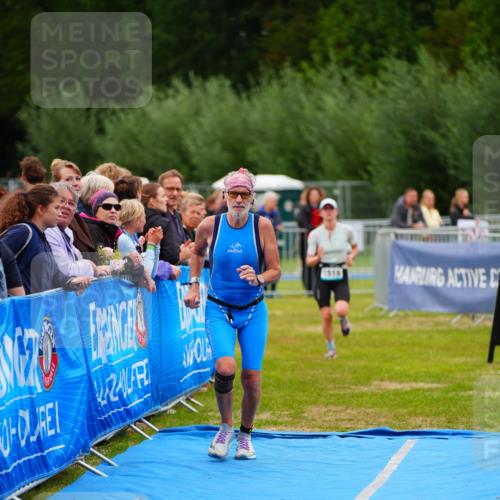 30.08.2026 - Elbe Triathlon Hamburg LAZAROV Photography http://msf.ph/oto/10063906 30.08.2026 12:00:18 Ziel 801, 1362, 1518 meine-sportfotos.de