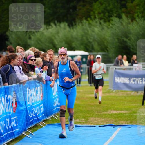 30.08.2026 - Elbe Triathlon Hamburg LAZAROV Photography http://msf.ph/oto/10063907 30.08.2026 12:00:18 Ziel 801, 1362, 1518 meine-sportfotos.de