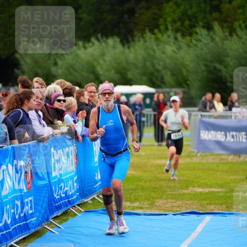 30.08.2026 - Elbe Triathlon Hamburg LAZAROV Photography http://msf.ph/oto/10063909 30.08.2026 12:00:18 Ziel 801, 1362, 1518 meine-sportfotos.de