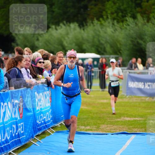 30.08.2026 - Elbe Triathlon Hamburg LAZAROV Photography http://msf.ph/oto/10063910 30.08.2026 12:00:18 Ziel 801, 1362, 1518 meine-sportfotos.de