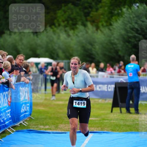 30.08.2026 - Elbe Triathlon Hamburg LAZAROV Photography http://msf.ph/oto/10063930 30.08.2026 12:00:35 Ziel 1419 meine-sportfotos.de