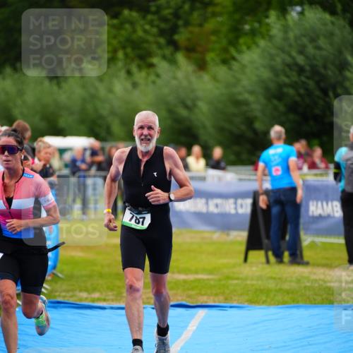 30.08.2026 - Elbe Triathlon Hamburg LAZAROV Photography http://msf.ph/oto/10063941 30.08.2026 12:00:44 Ziel 787, 975 meine-sportfotos.de